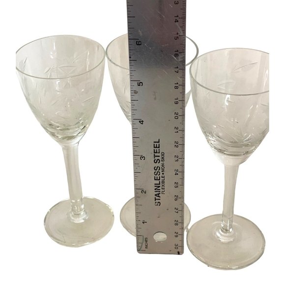 Vintage Etched Floral Crystal Sherry Cordial Glass 5.25" tall x 2.25" Set of 3 - Picture 5 of 15